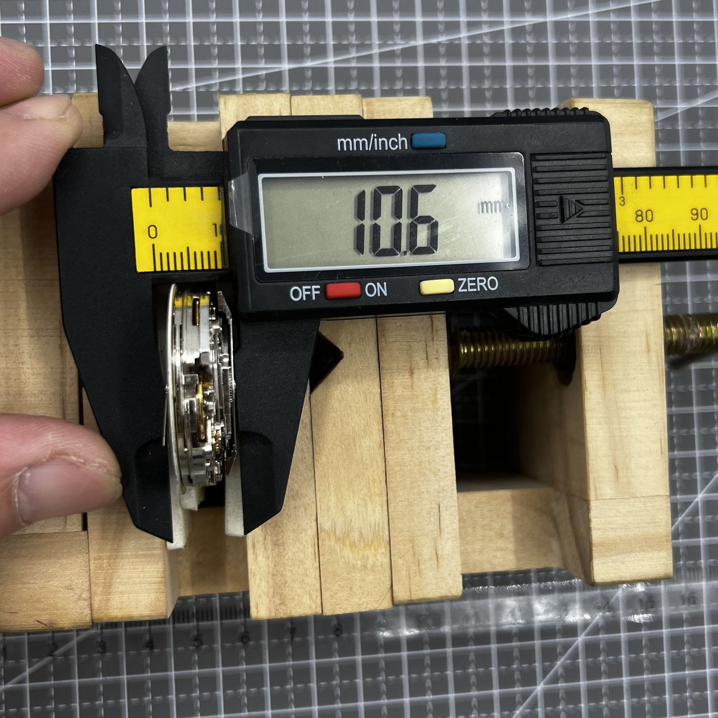 Multifunktionales automatisches mechanisches Uhrwerk mit 8 Zeigern, Dandong 7751