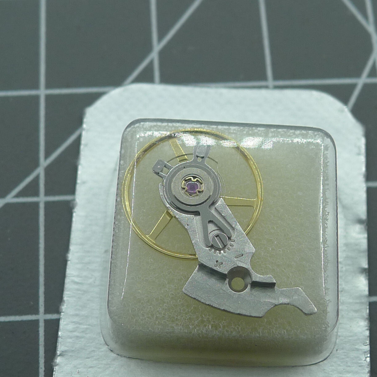Balancier complet en argent sculpté avec attelle pour mouvement ETA 2824 2834 2836