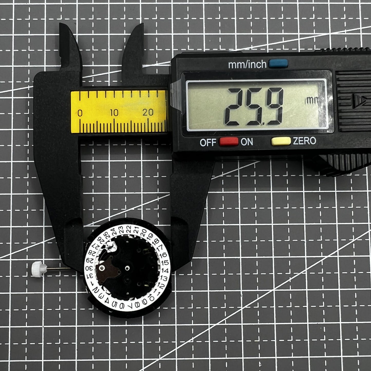Sunon PE90 3 Hands Small Second @6@9@12 Quartz Movement
