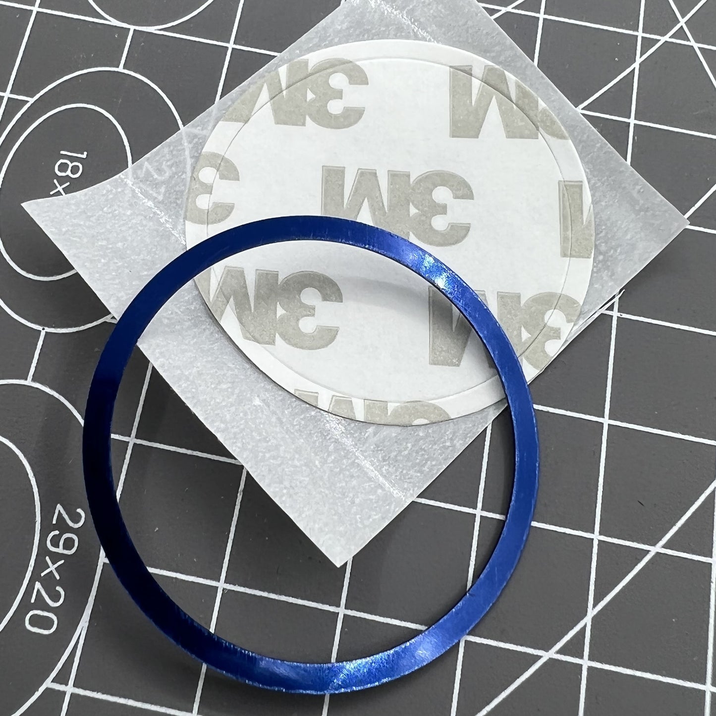 Uhrenlünette aus Aluminiumlegierung mit blauem Ring und weißer Schrift für Omega Speedmaster