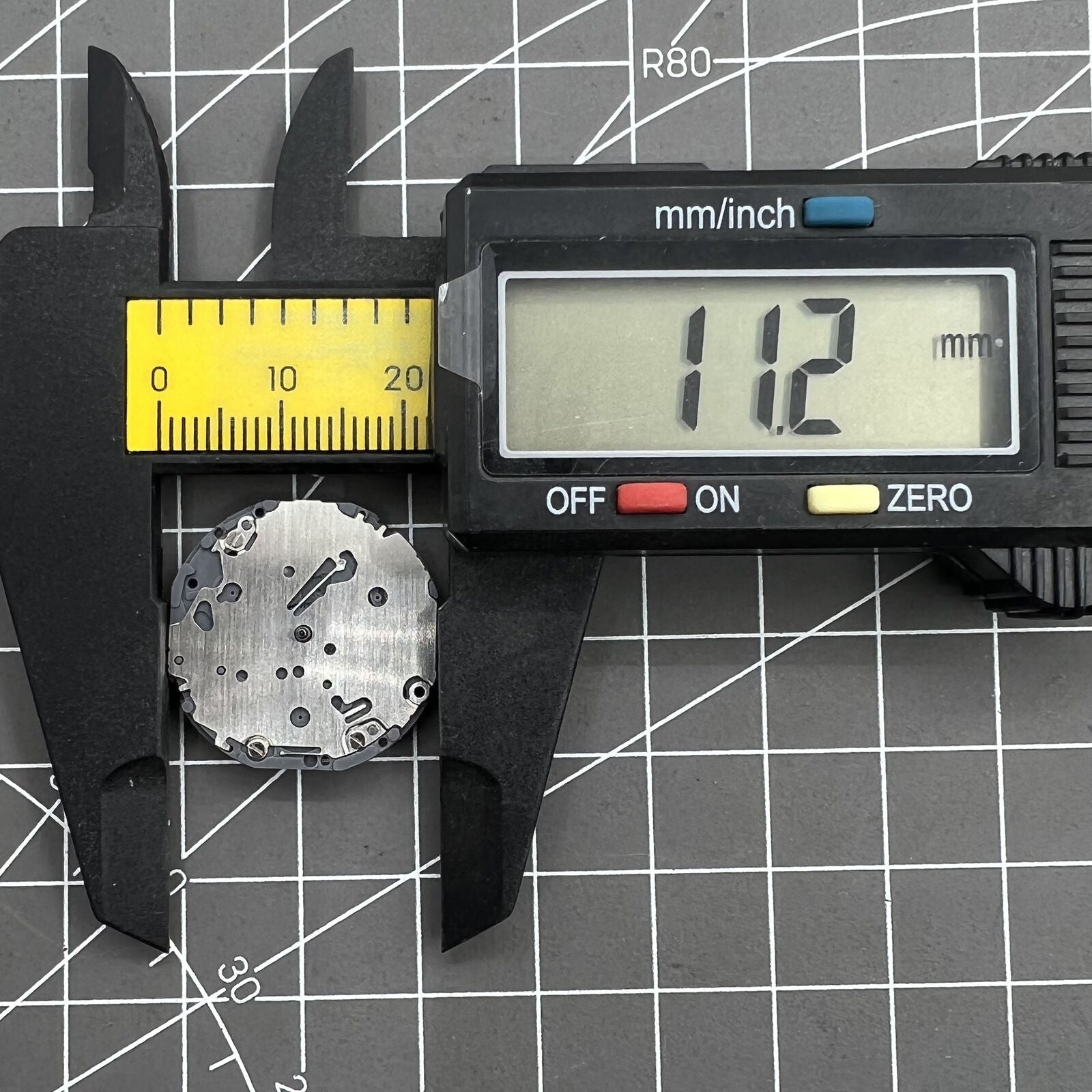 Hattori Epson VH31A quartz watch movement for precise timekeeping in watch accessories.