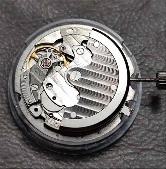 Mouvement mécanique automatique China Made Tianjin Seagull ST17 Grande date à 12 heures