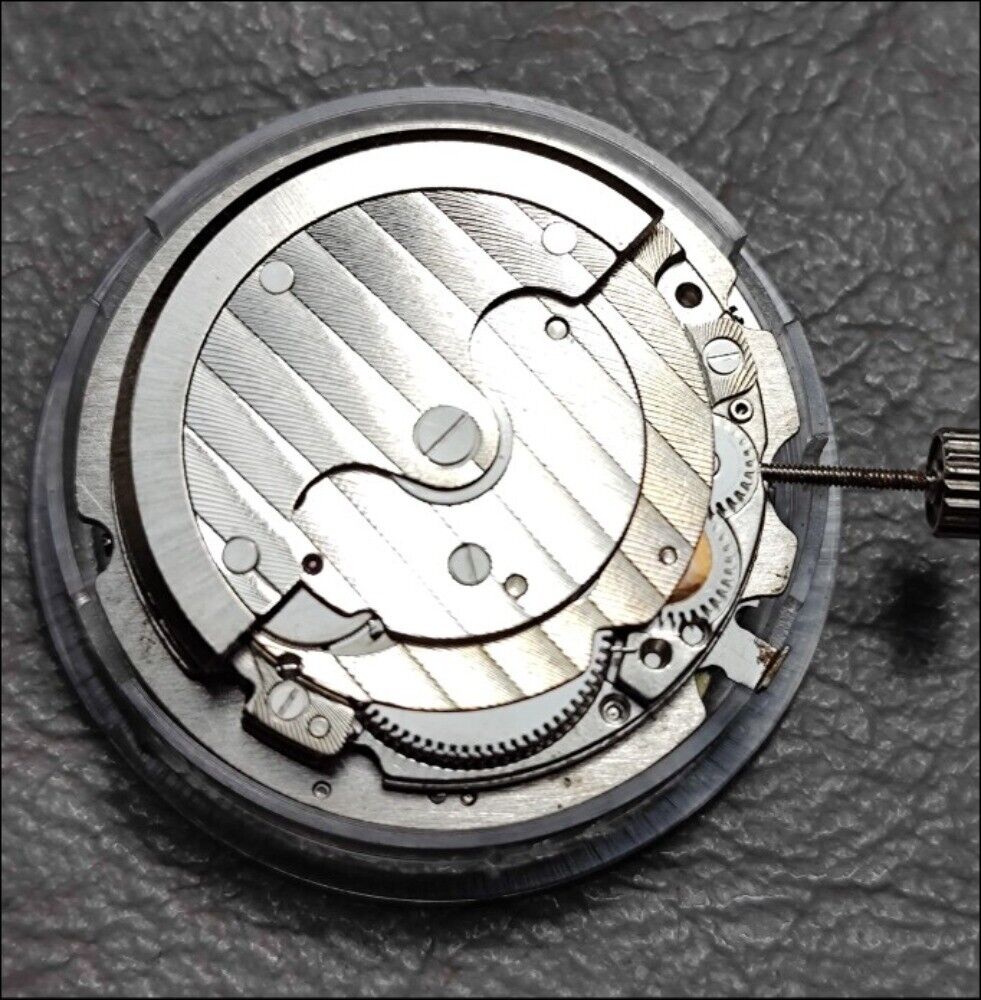 Mouvement mécanique automatique China Made Tianjin Seagull ST17 Grande date à 12 heures