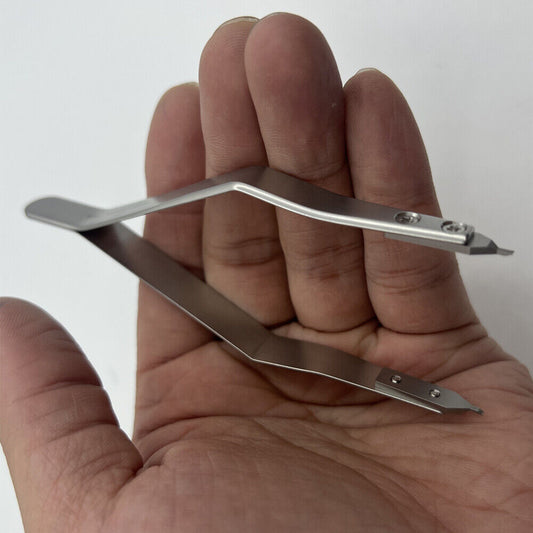 Bergeon 7825 spring bar tweezers for precise watch repair and strap adjustments