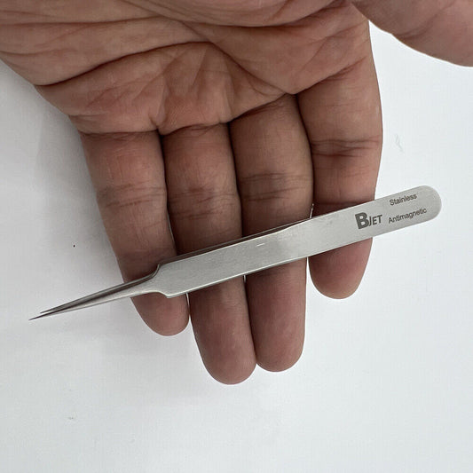 Bergeon 7024-5 anti-magnetic tweezers 110mm for precise watch repair and assembly tasks.