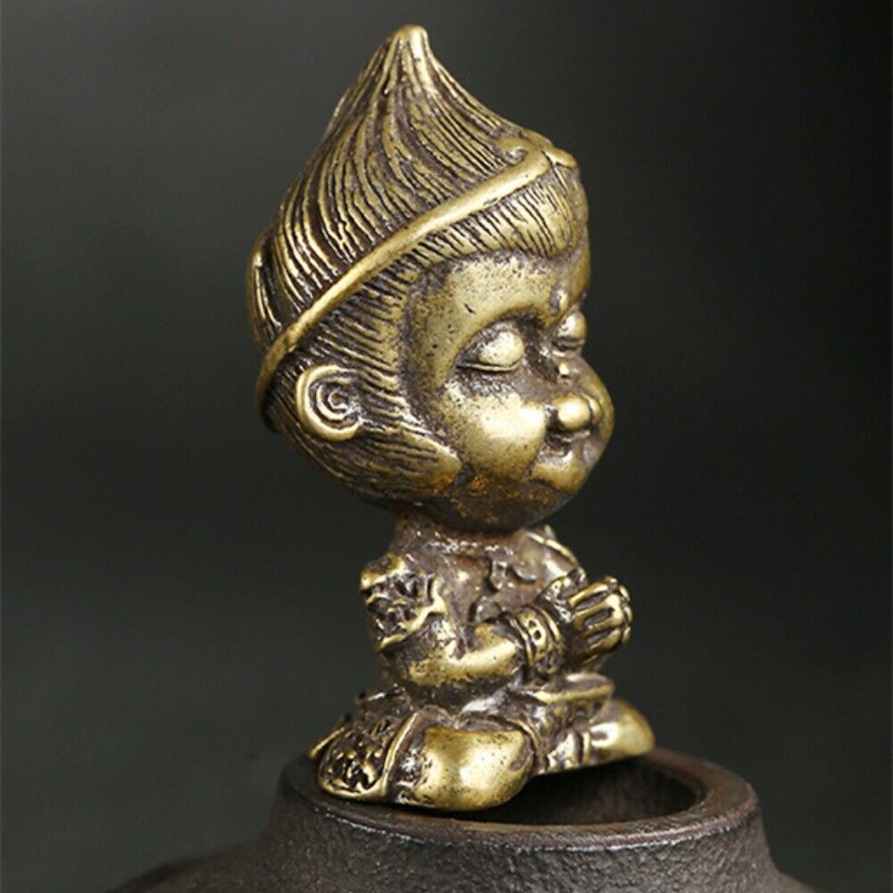 Solid copper Sun Wukong trinket with vintage hand-carved bronze finish, collectible decorative figurine.