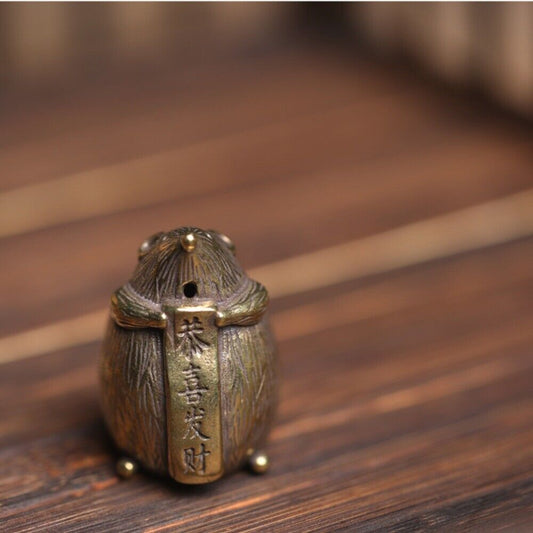 Hand-carved solid copper mouse trinket censer, detailed bronze figurine for decor.