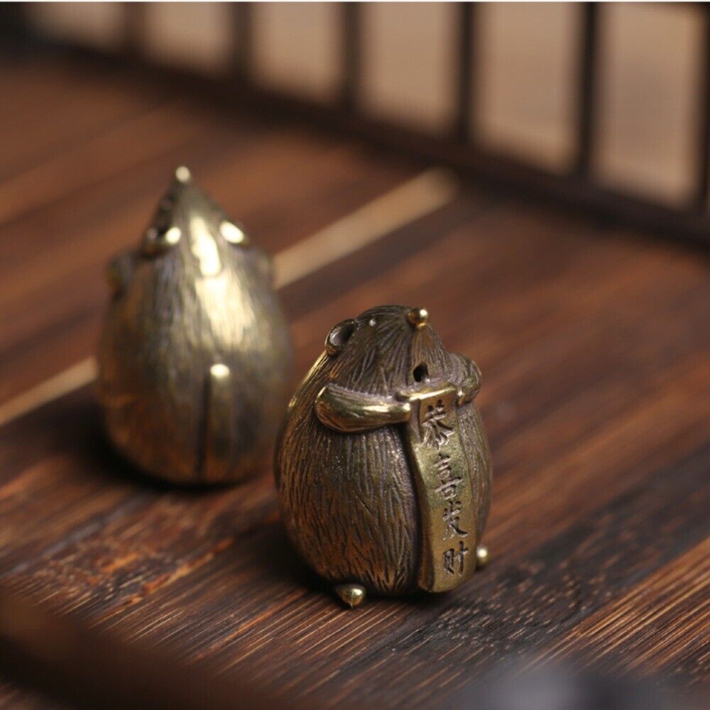 Hand-carved solid copper mouse trinket censer, detailed bronze finish for elegant watch accessory decor.