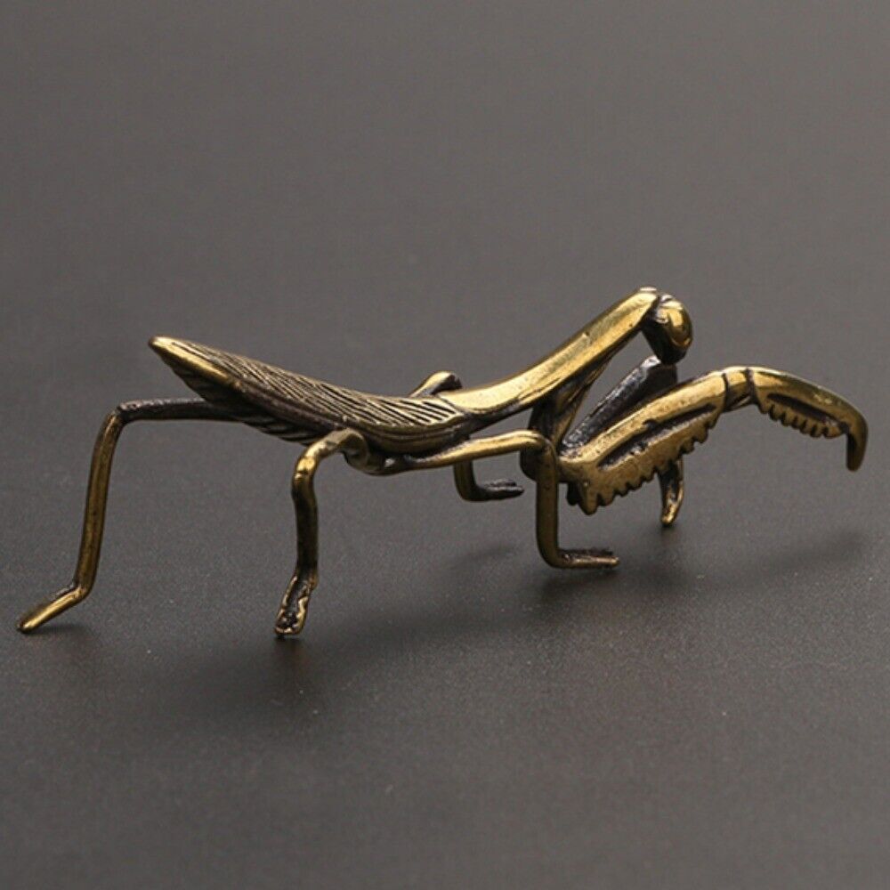 Solid copper mantis trinket, vintage hand-carved bronze insect figurine, perfect for collectors and home decor.