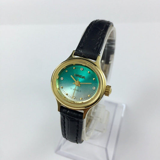 HAIDA Lady's manual mechanical watch with golden nails, 17 jewels, gradient green oval dial.