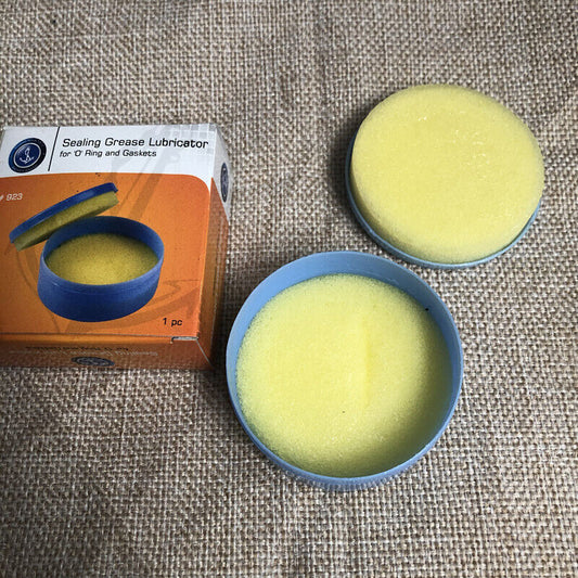 India Made Lubri-Gaskets box with two foam sealing grease lubricator cushions, durable watch accessory 7055.