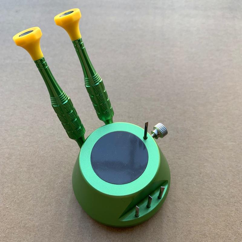 6730 Watch bracelet removal tool with screws for precise strap adjustments and repairs.