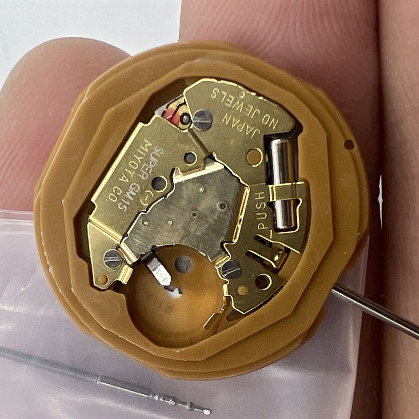 Miyota GM15 Japan Quartz Movement Date at 6 Japan Made