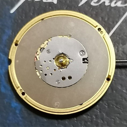 F05.101 Swiss-made quartz watch repair part with 2 hands, no date function for precise timekeeping.