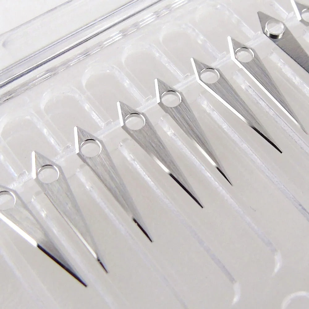 Silver polished arrow-shaped watch hands set, compatible with NH35 NH36 NH38 6309 7002 7009 movements, for precise timekeeping.