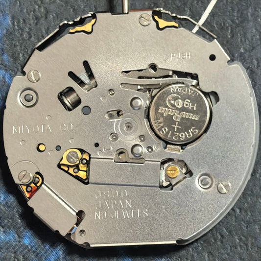 Japan Made Miyota JD00 quartz movement watch dial with 6 hands, no calendar, precision timekeeping by Miyota.