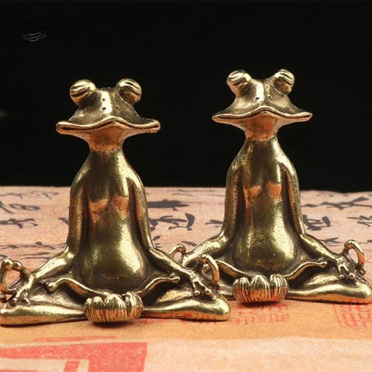 Vintage solid copper meditation frog trinket, hand-carved bronze figurine with intricate details.