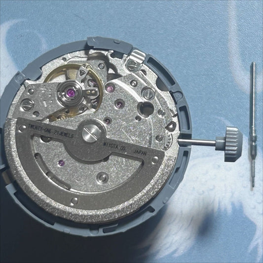 Japan Made Miyota 8285 mechanical movement with double calendar, precision watch repair part for accessories.