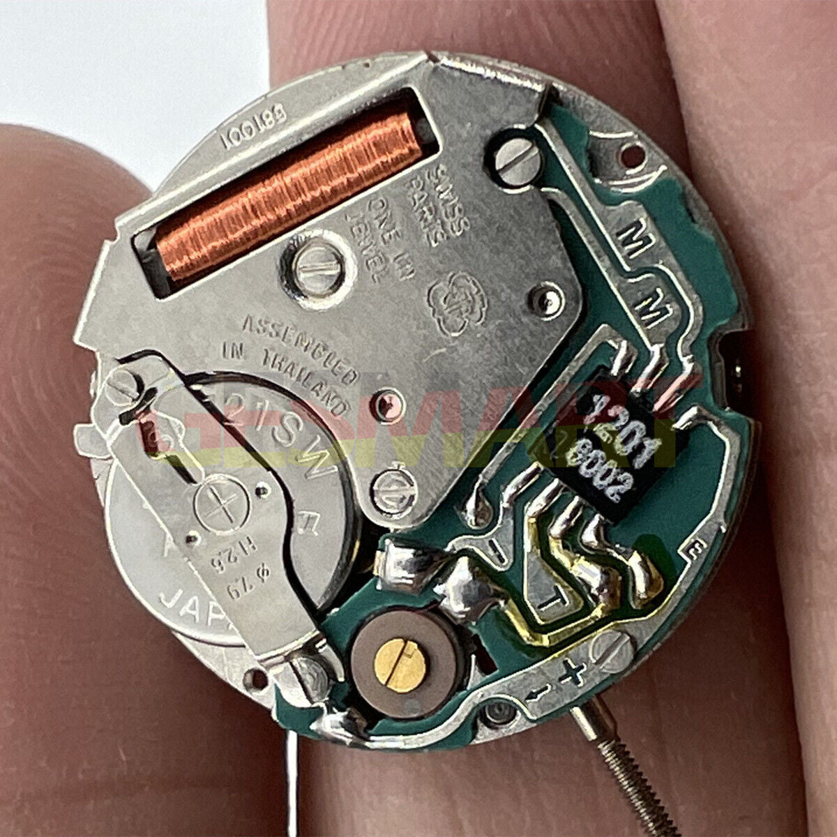 ETA 581.001 Swiss Made quartz watch movement with 2 hands, ideal for precise watch repairs.