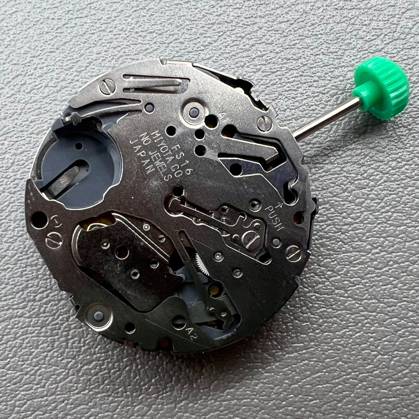 Japan Miyota FS16 quartz watch movement with date at 3 o'clock, single calendar, precise timekeeping.