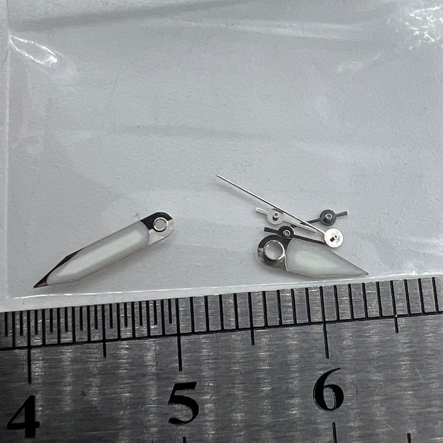 Aiguilles de montre lumineuses vertes avec garniture argentée 10 x 10 x 8 mm pour mouvement Miyota FS00