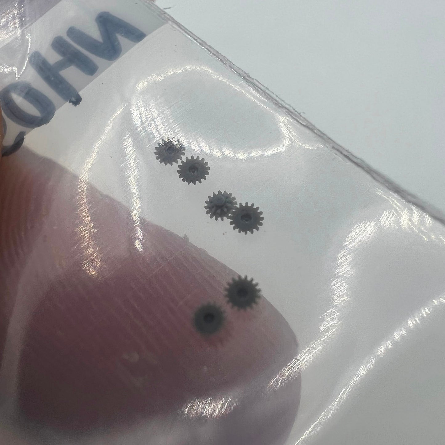 Intermediate date wheel spare part compatible with NH05 NH06 movement, precise fit for watch repairs.