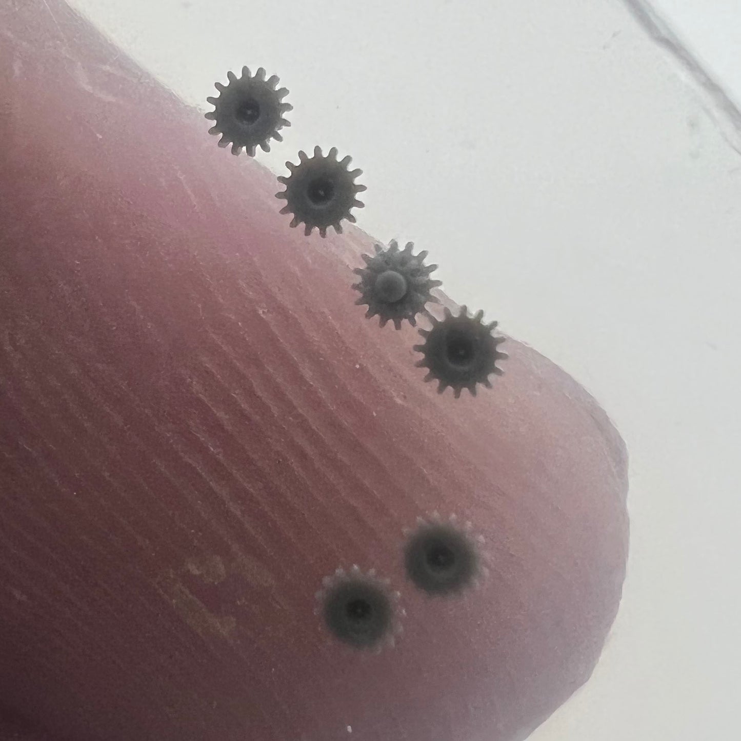 Intermediate date wheel spare part for NH05 NH06 movement, precise watch repair accessory.
