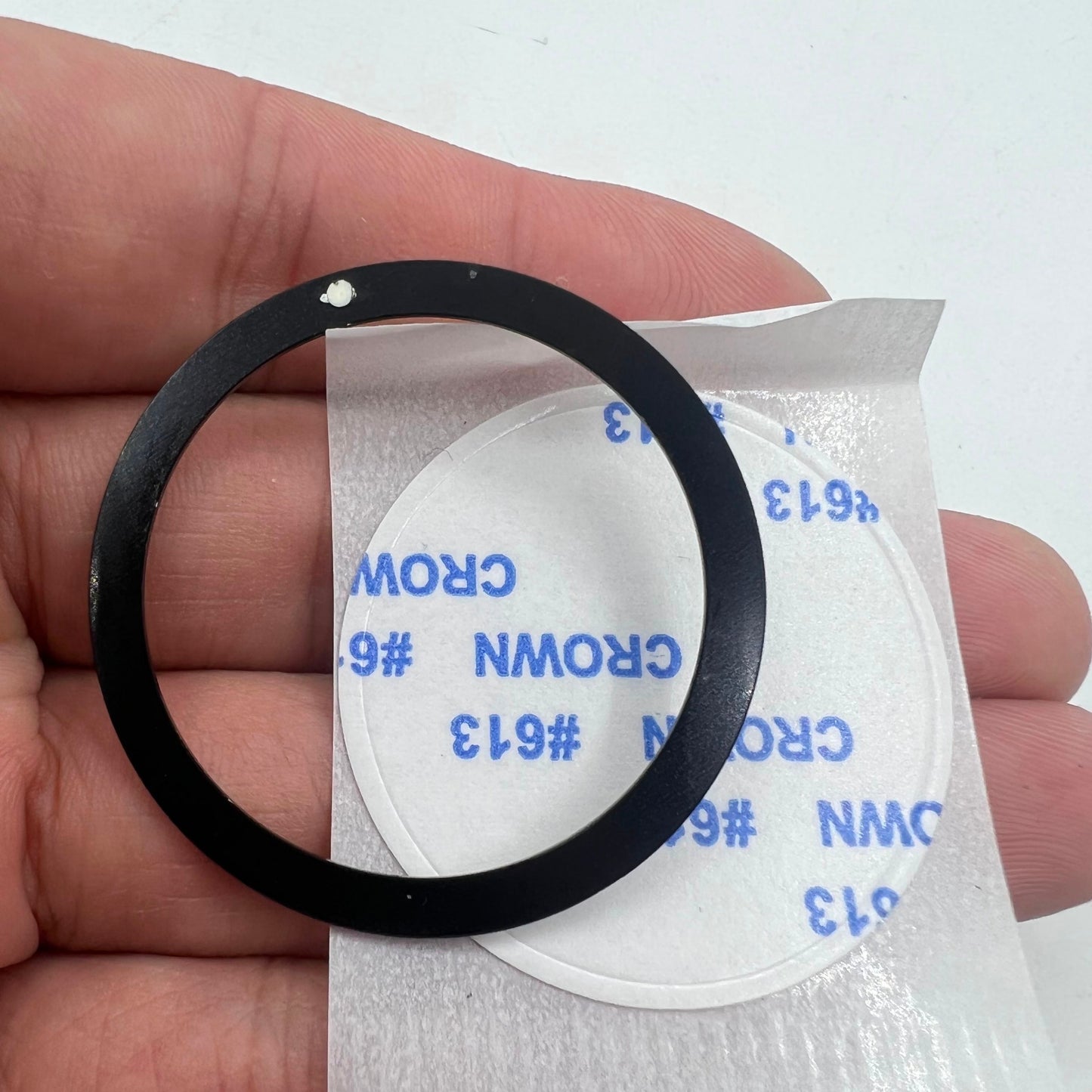 Black and white aluminum bezel insert with circular arc bevel for 39mm watches