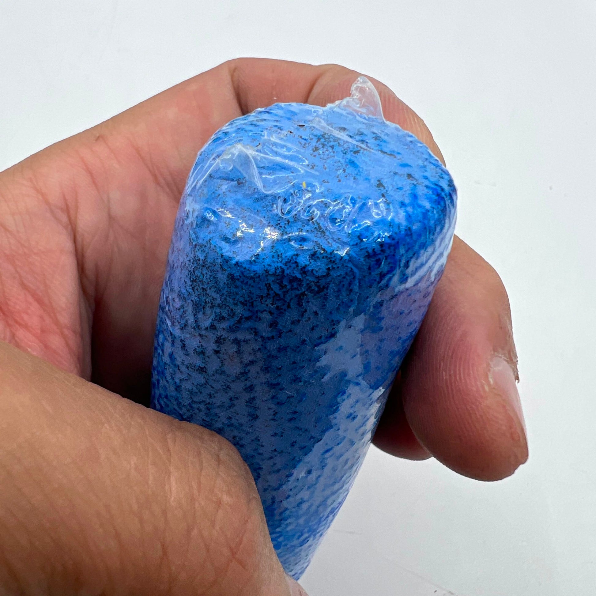 Japan Blue Midori Platinum polishing compound wax in 150g tub, perfect for shining and protecting fine jewelry pieces.