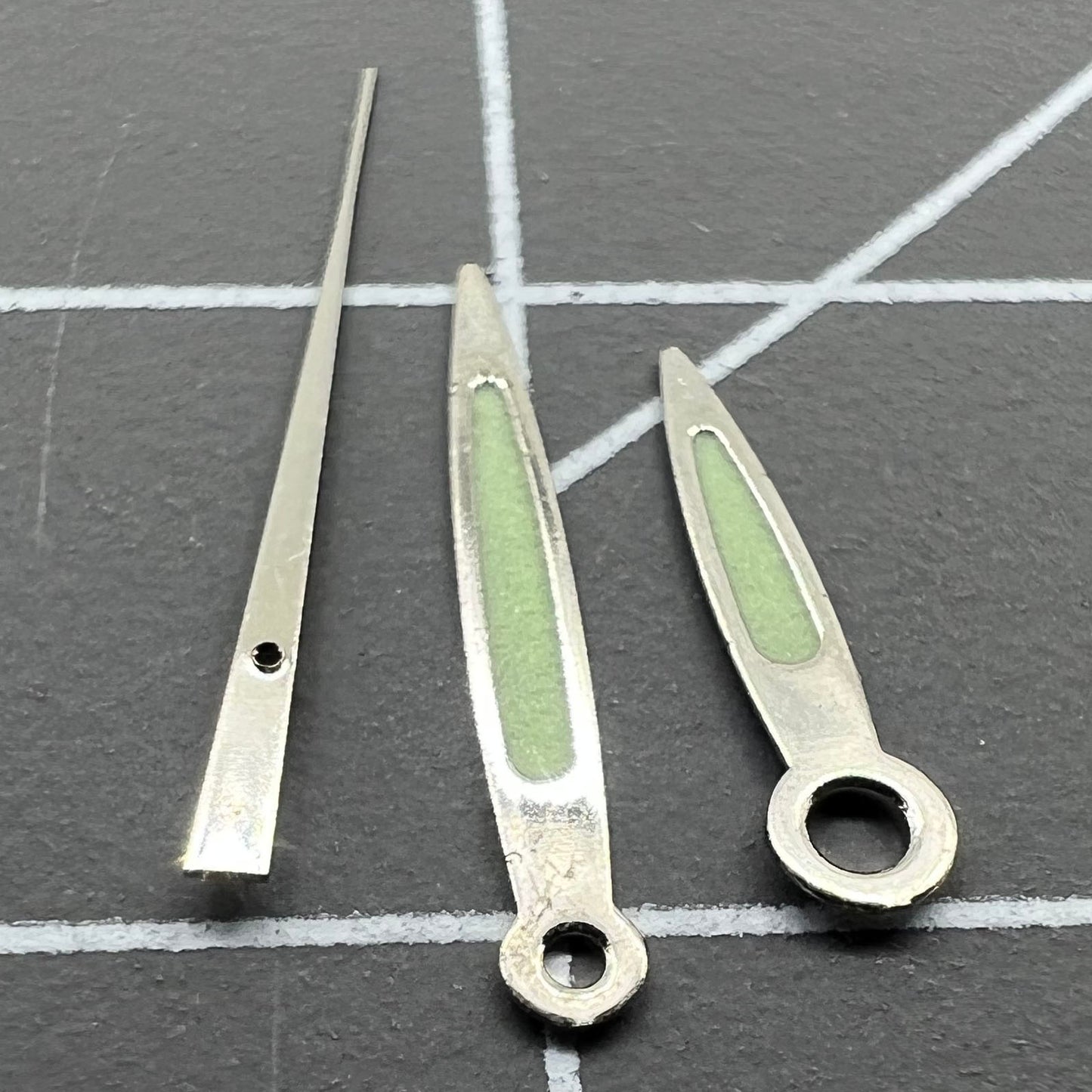 Arrow-shaped green luminous watch hands set, compatible with Miyota 2035/2115/2105/2305 movements.