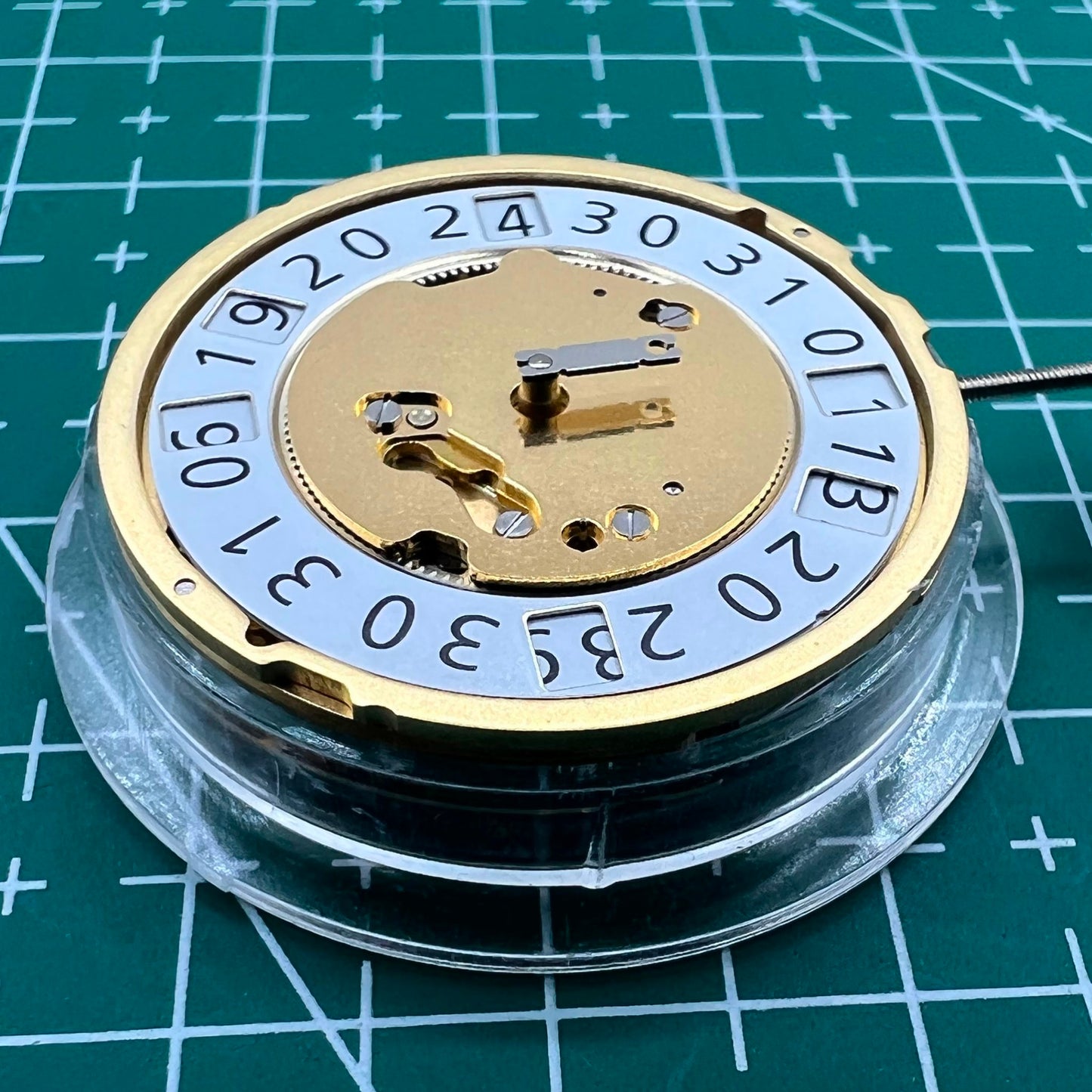 Ronda 6004B 6004.B Quartz Movement Gold Gilted Swiss Made Movement New Original