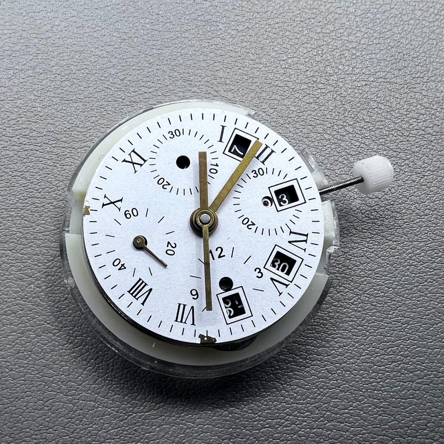 China 7750 automatic chronograph watch movement featuring single calendar, precision timekeeping, and durable design.