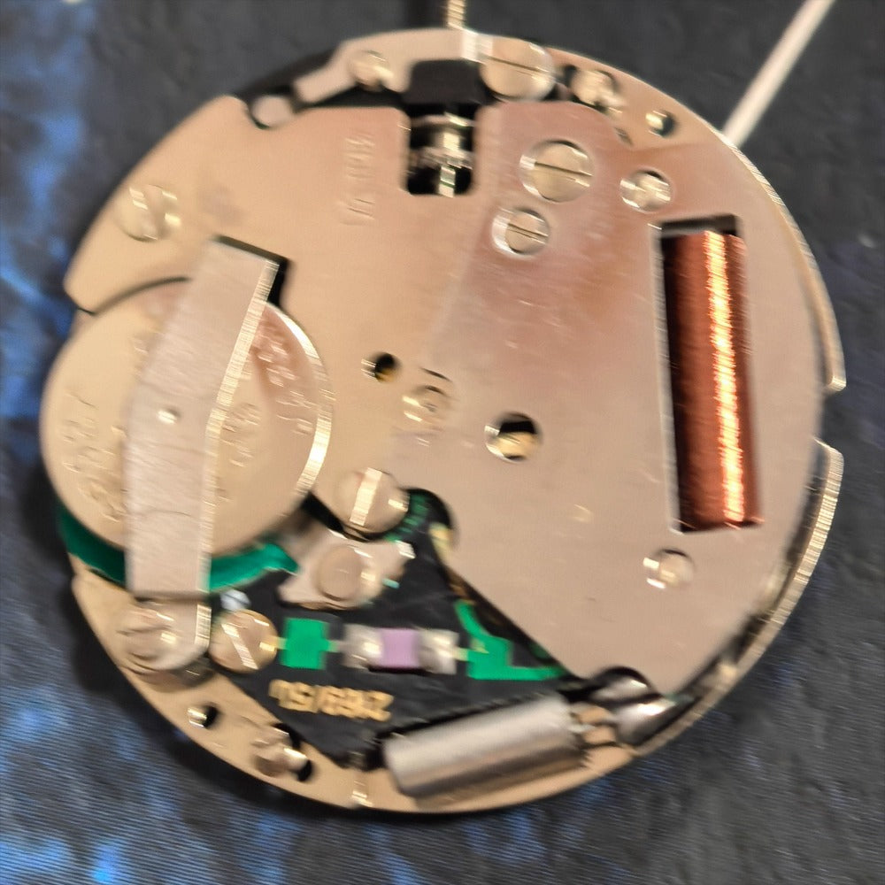 Swiss Made ISA1198 Quartz Movement 3 Hands Watch Part No Calendar Old STock