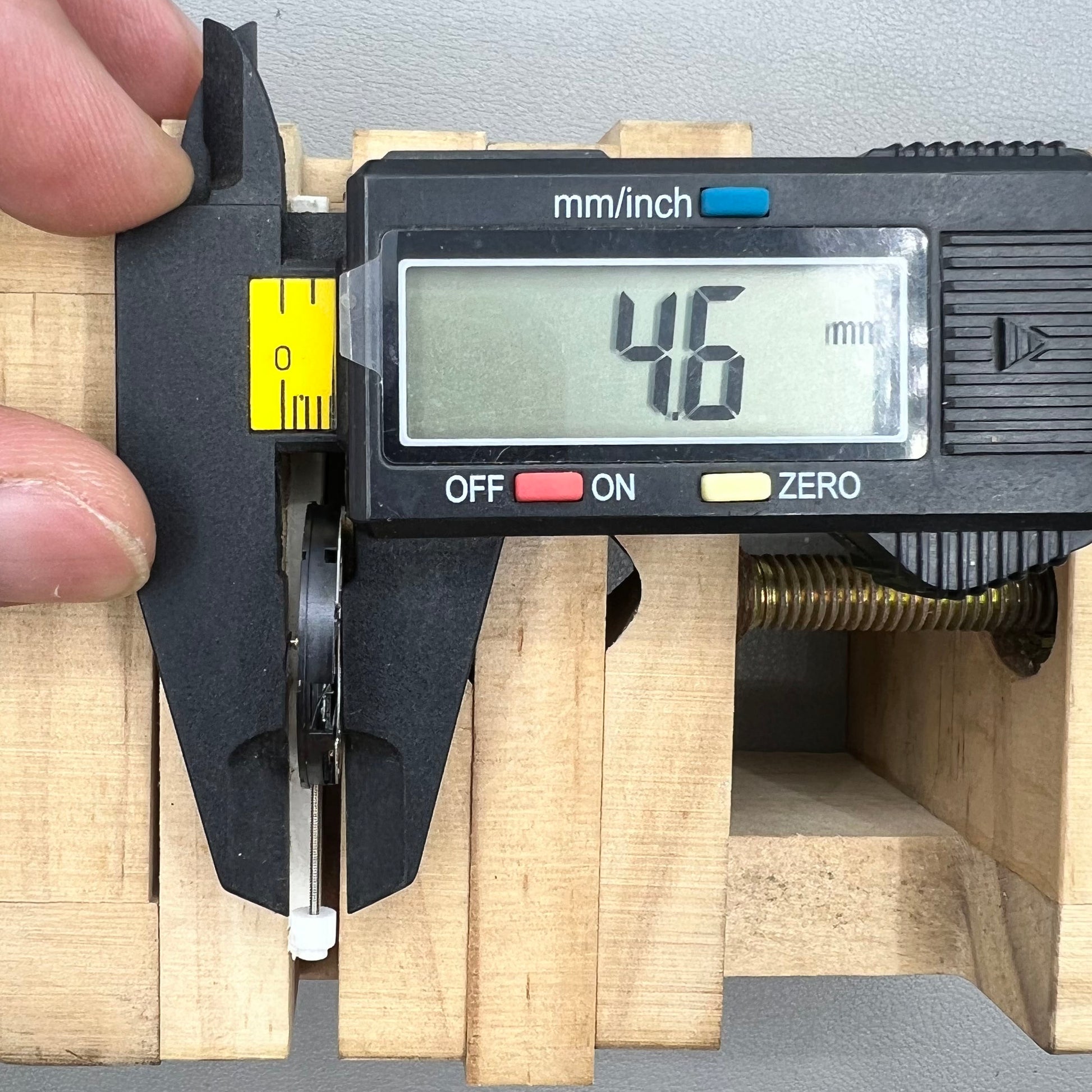 Swiss ISA 2320 watch accessory with white dial, quartz movement, date display at 3 o'clock by Swiss brand.