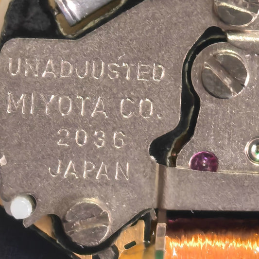 Miyota 2036 quartz watch movement with three hands and high cannon, golden finish, Japan made.