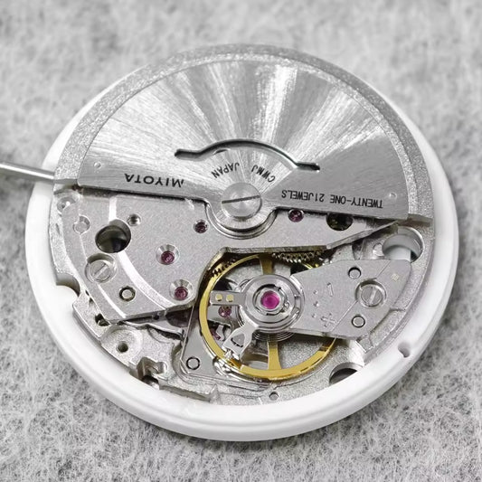 Miyota 8285 automatic watch movement with Arabic day-date calendar, 21 jewels, precision mechanical design.