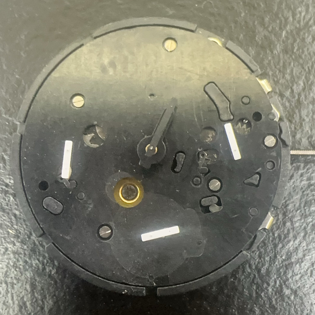 Swiss Made ISA 9239 multifunctional quartz watch repair part with 3 hands and 3 eyes for precise timekeeping