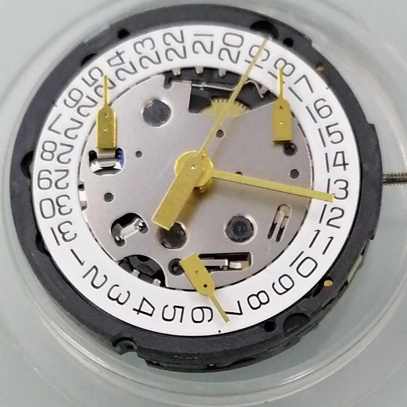 Swiss Made ETA G15.212 quartz watch part with date window at 4 o?clock, replacing G15.211 model.