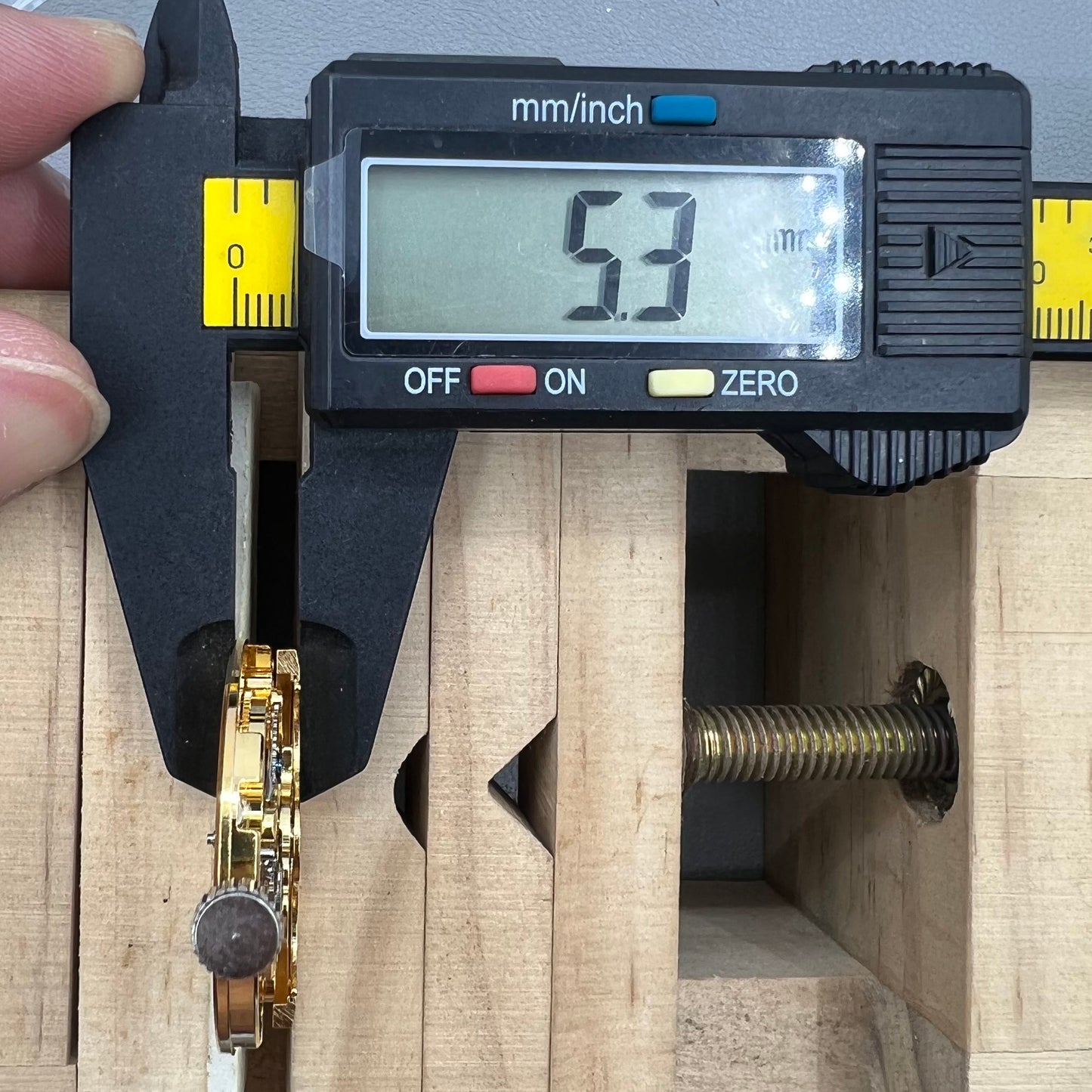 Golden Hollow 32.8mm watch with 7120 automatic mechanical movement, extra-large design.