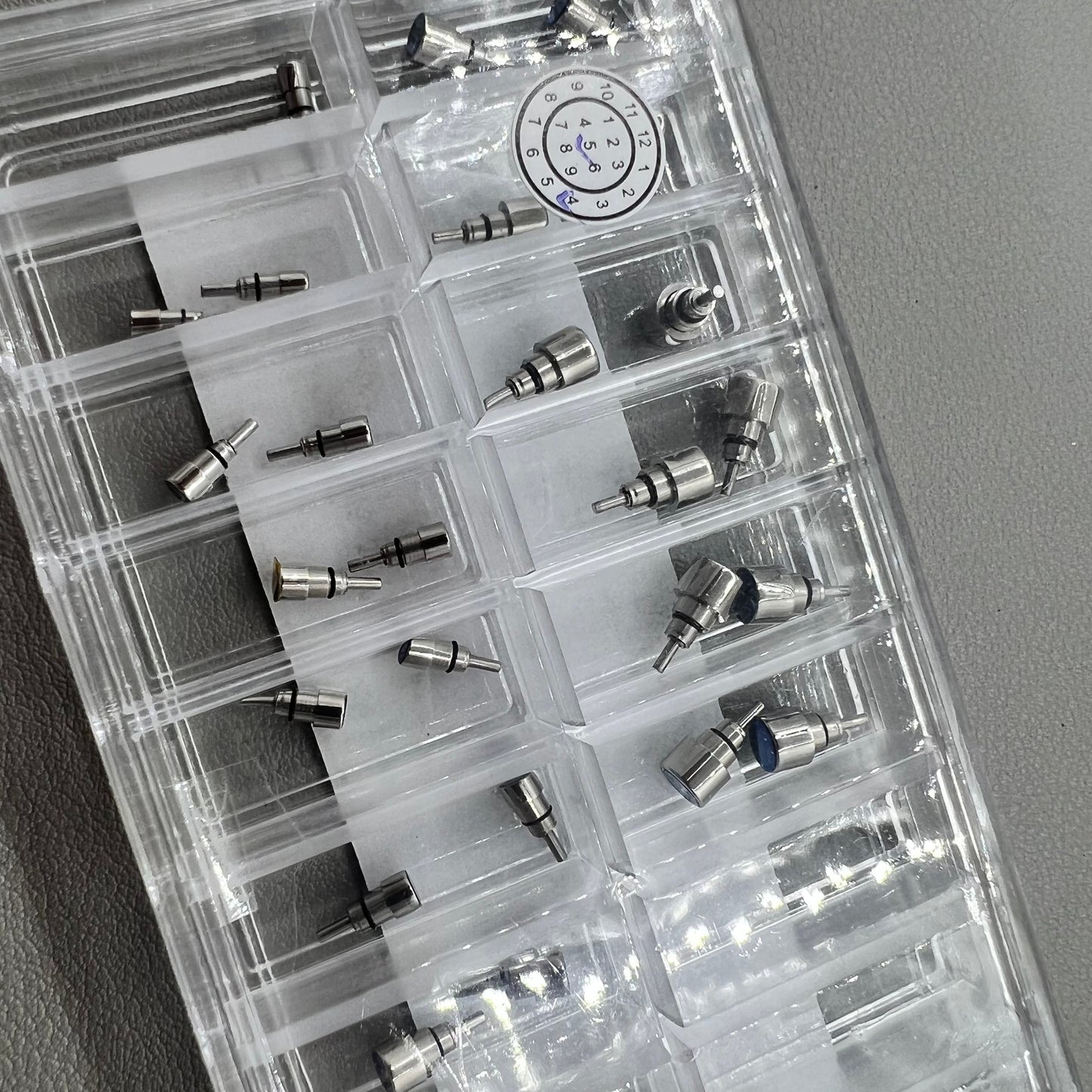 26X Klassische Edelstahluhr Chronograph Schraubverschluss Drücker Typ