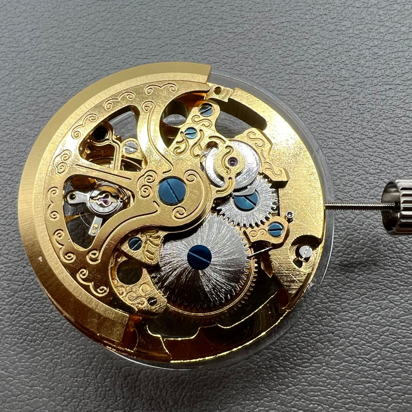Golden Hollow 32.8mm watch with 7120 automatic mechanical movement, extra-large design.