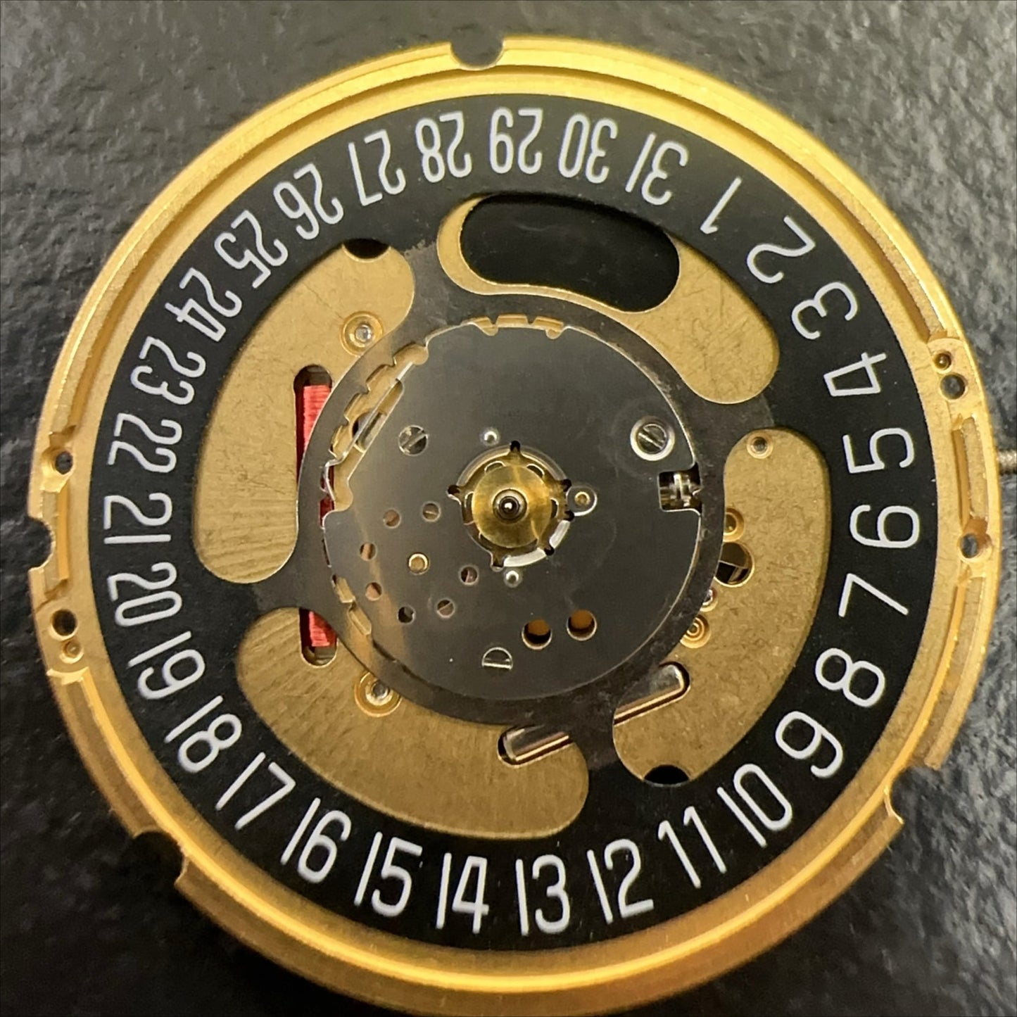 New Swiss Made ETA F07.111 Quartz Movement 3 Hands Black Disk Date At 6