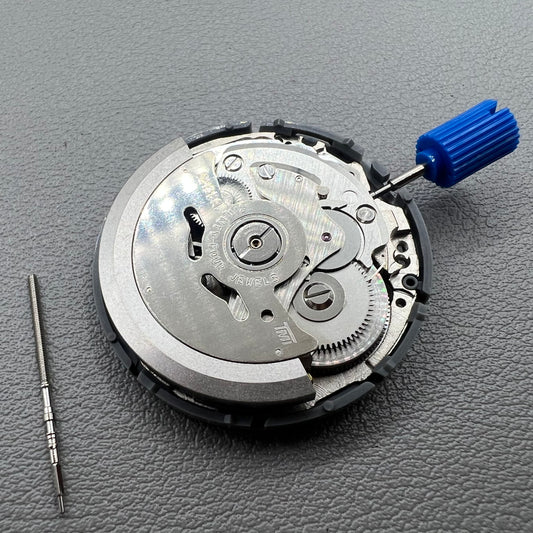 Japan NH35A automatic watch movement with golden date display, crown positioned at 3.8, for SKX007 models.