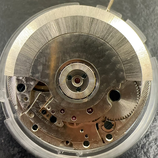 Tianjin Seagull ST2555 watch with black dial, automatic movement, small second at 9 o'clock, premium accessory