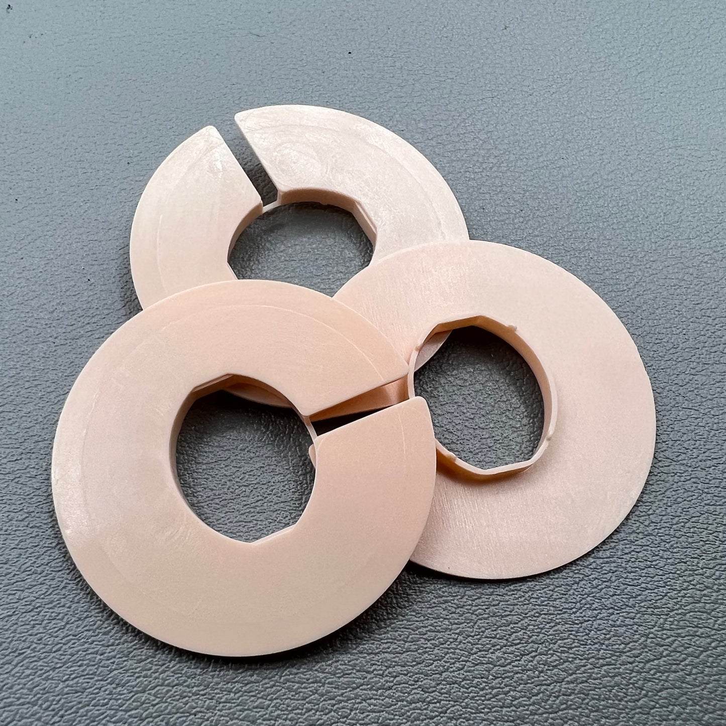 Set of 3 watch case cushion spacer rings for Miyota 5Y20 movement, ideal for secure mounting and adjustment.