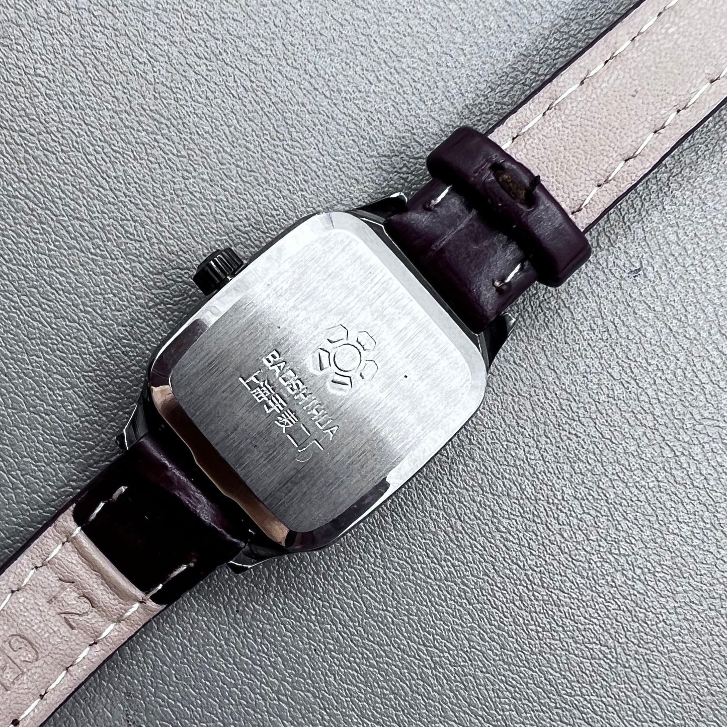 33mm Dandong Manual Mechanical Watch Golden Dial Golden Square Case 17 Jews