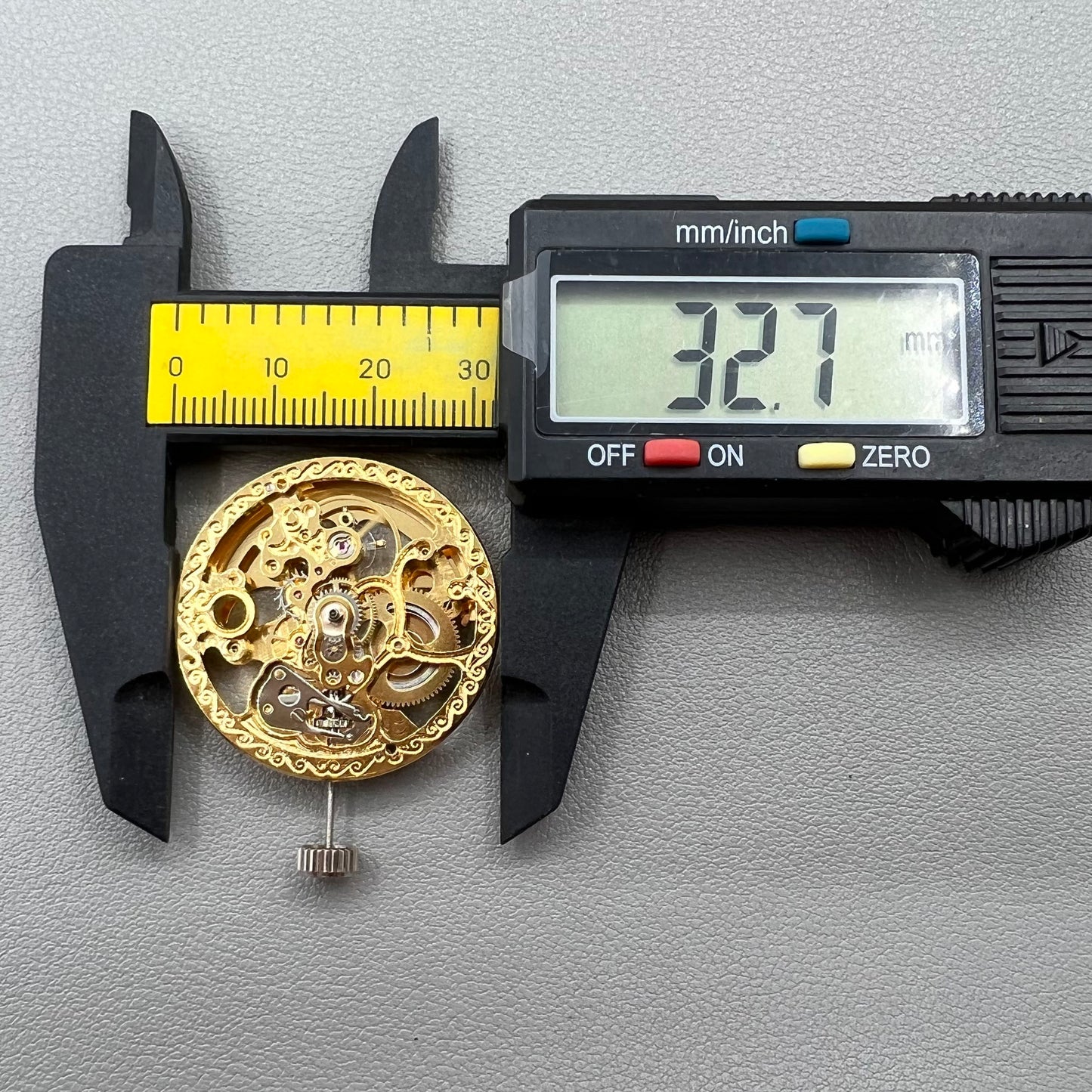 Golden Hollow 32.8mm watch with 7120 automatic mechanical movement, extra-large design.