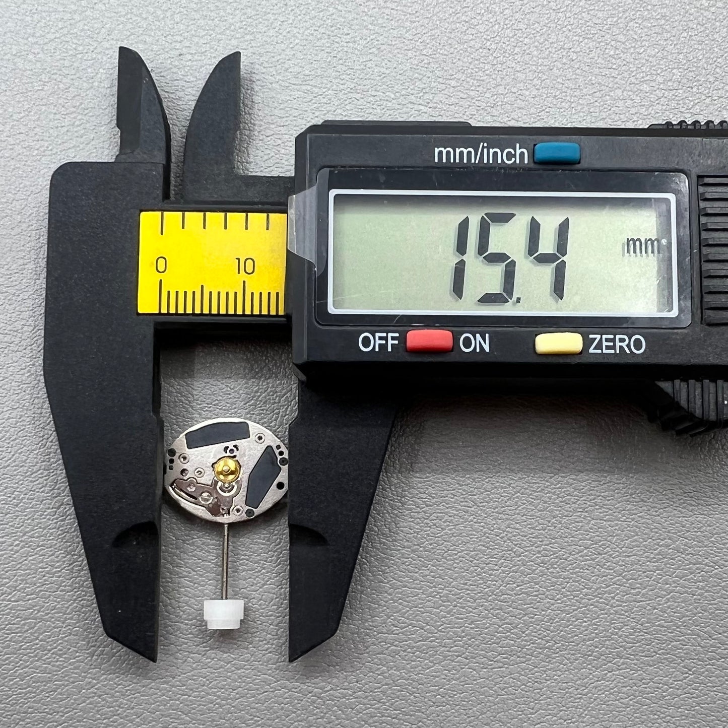 Swiss ETA 901.005 quartz watch movement with 2 hands, precise timekeeping by ETA.