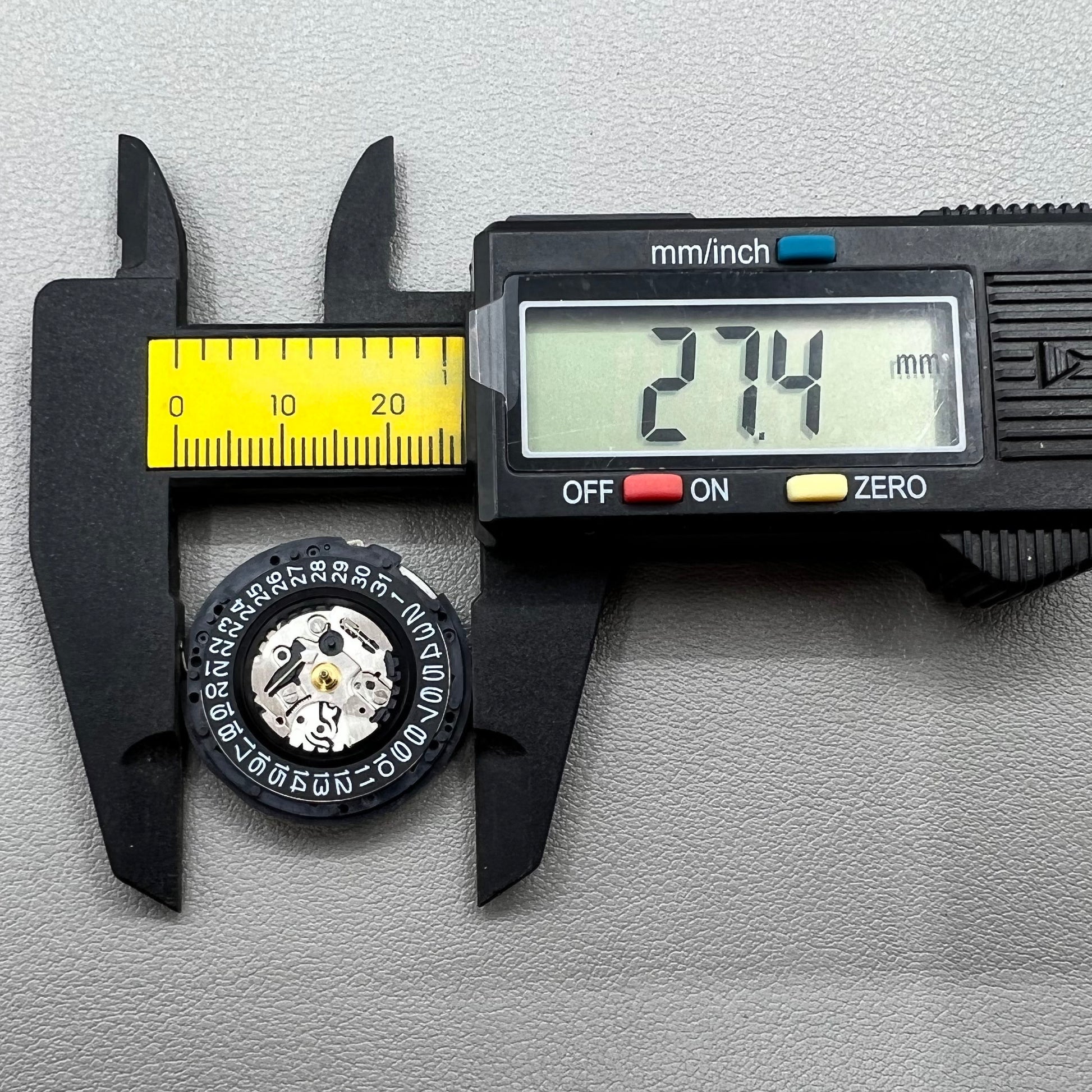 Seiko Original 5M82A quartz watch movement with precise timekeeping for watch accessories.