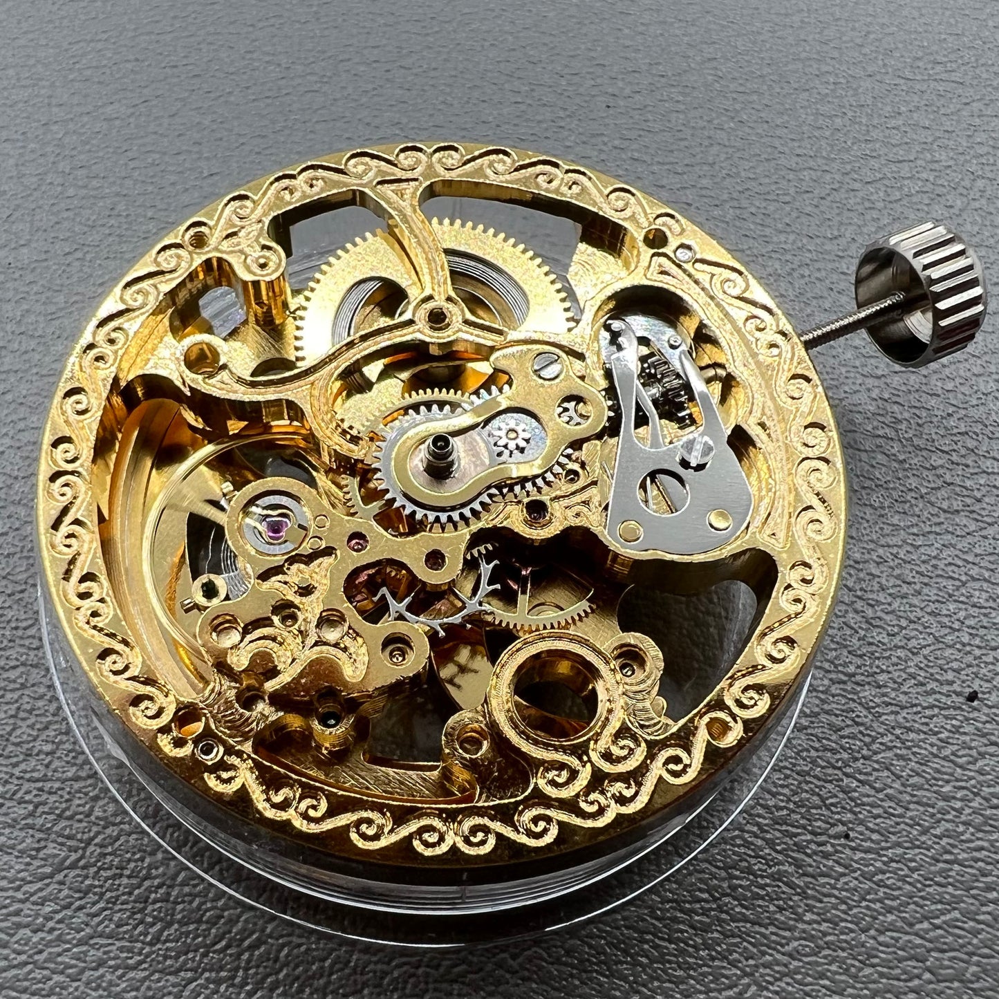 Golden Hollow 32.8mm watch with 7120 automatic mechanical movement, extra-large design.